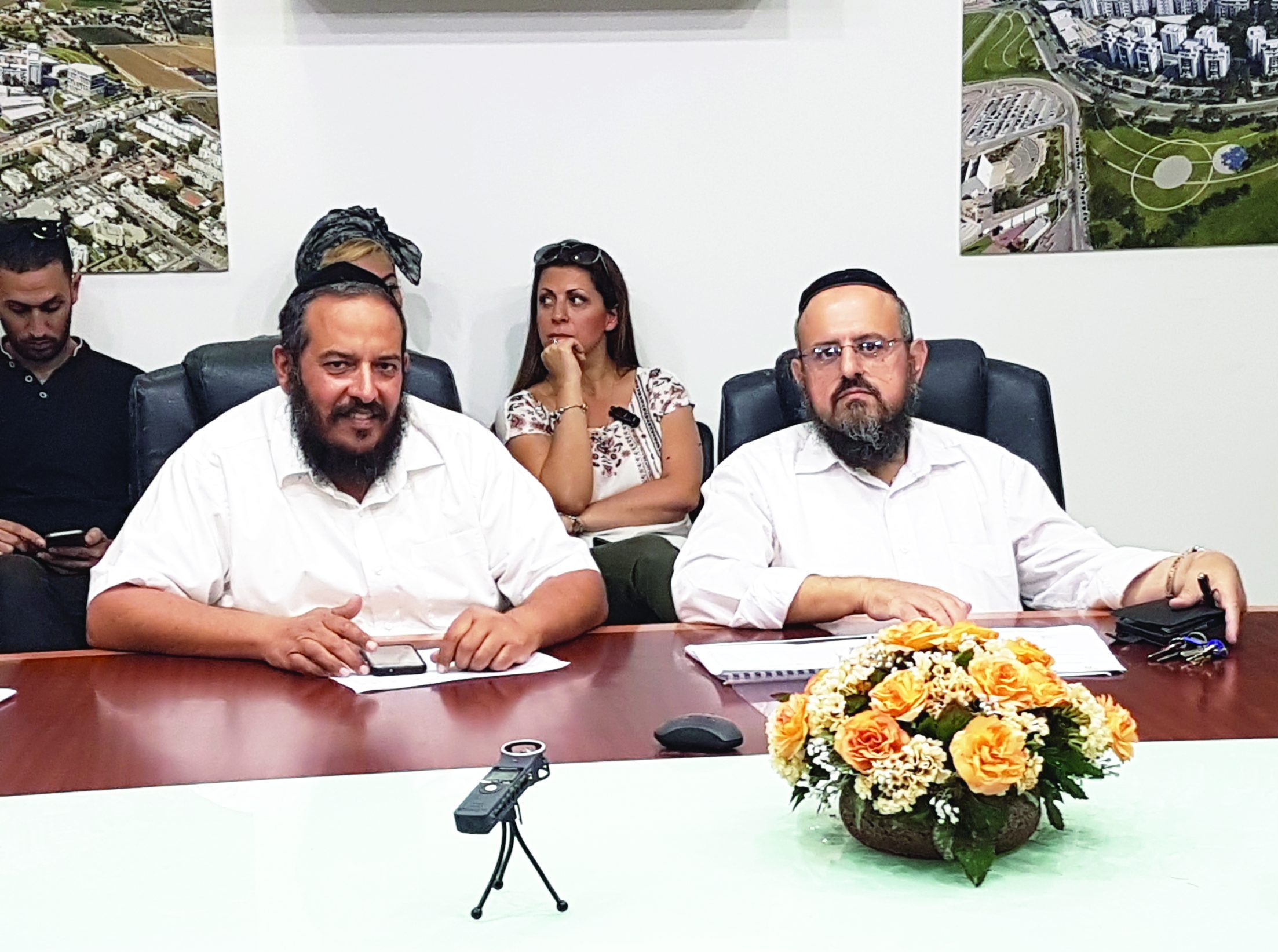 טפירו ומזרחי